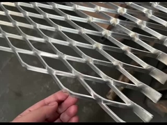 डायमंड होल 25 * 50 मिमी 1.2 * 2.4 मी के साथ जस्तीकृत विस्तारित धातु वायर मेष