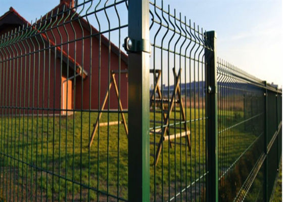 फार्म 4.0 मिमी * 50 * 200 मिमी एंटीकोर्सोसियन के लिए जस्ती 3 डी त्रिकोण झुका हुआ बाड़