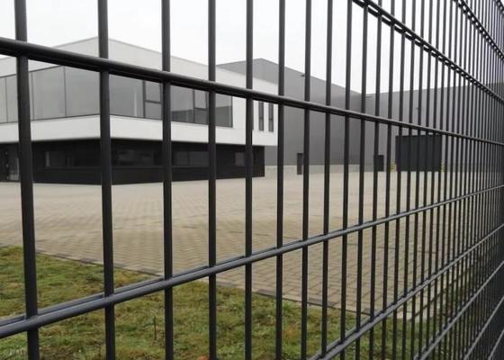 आधुनिक डिजाइन पीवीसी आयरन डबल लूप सर्कल वायर मेश बाड़ 2 मीटर यार्ड गेट