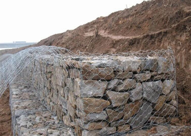 फार्म के लिए टिकाऊ पीवीसी लेपित गेबियन वायर मेष हैवी ड्यूटी गेज 2-3.5 मिमी